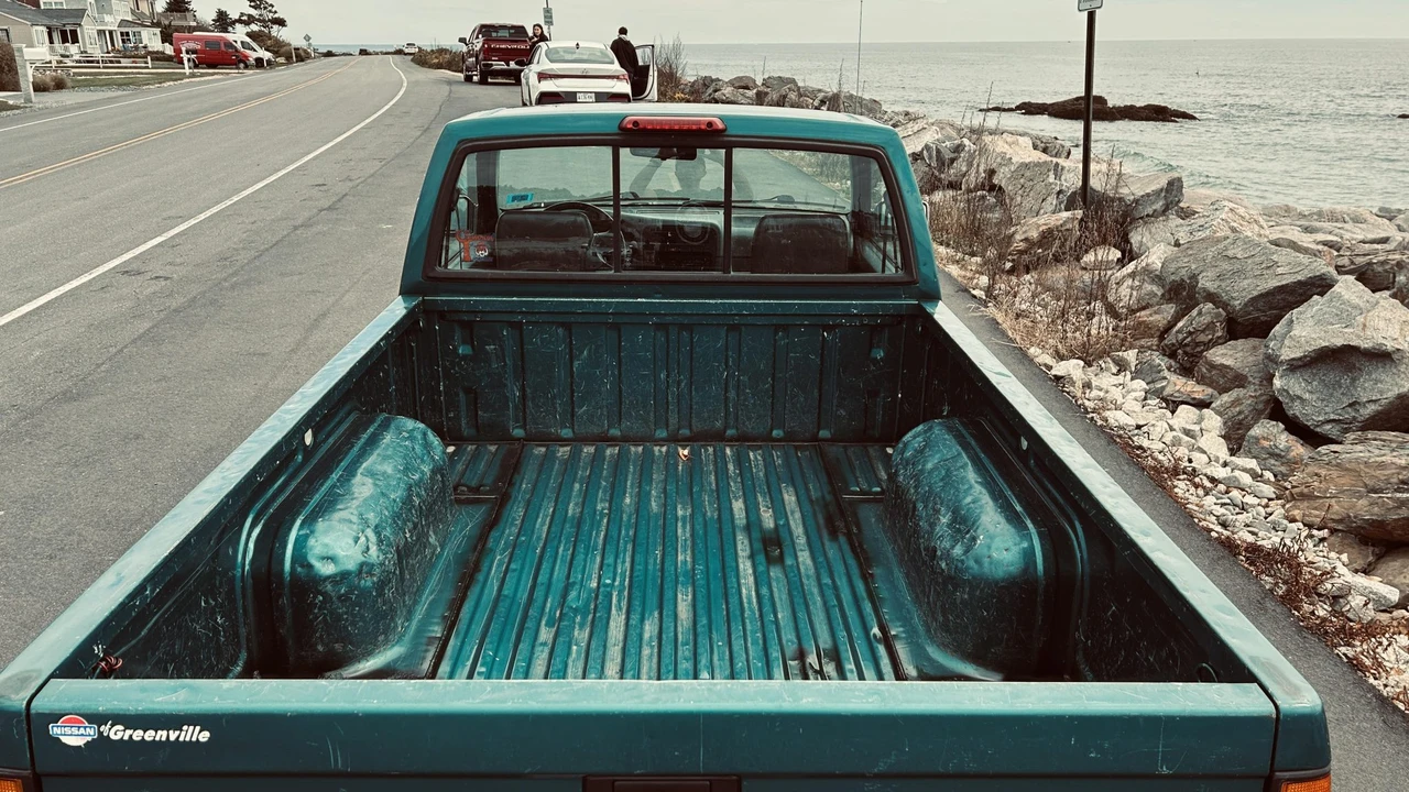1995 Nissan - Image 22 of 31