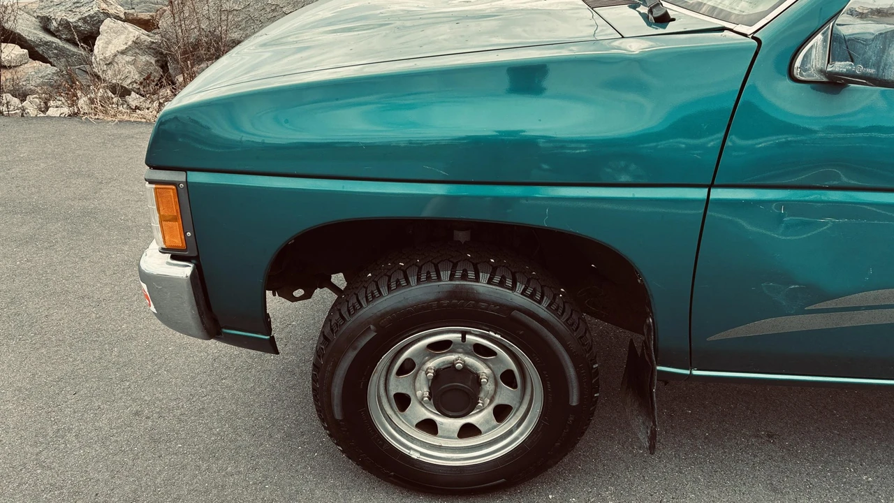 1995 Nissan - Image 21 of 31