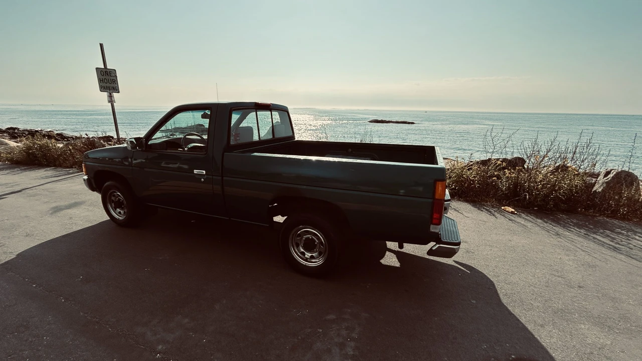 1995 Nissan - Image 9 of 31
