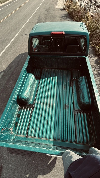 1995 Nissan - Image 24 of 31