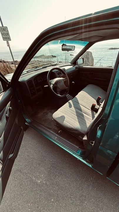 1995 Nissan - Image 31 of 31