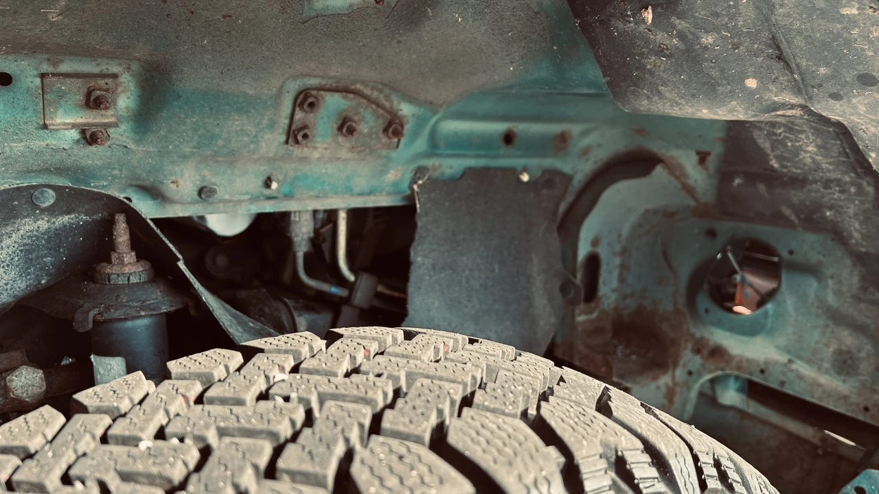 1995 Nissan - Image 25 of 31