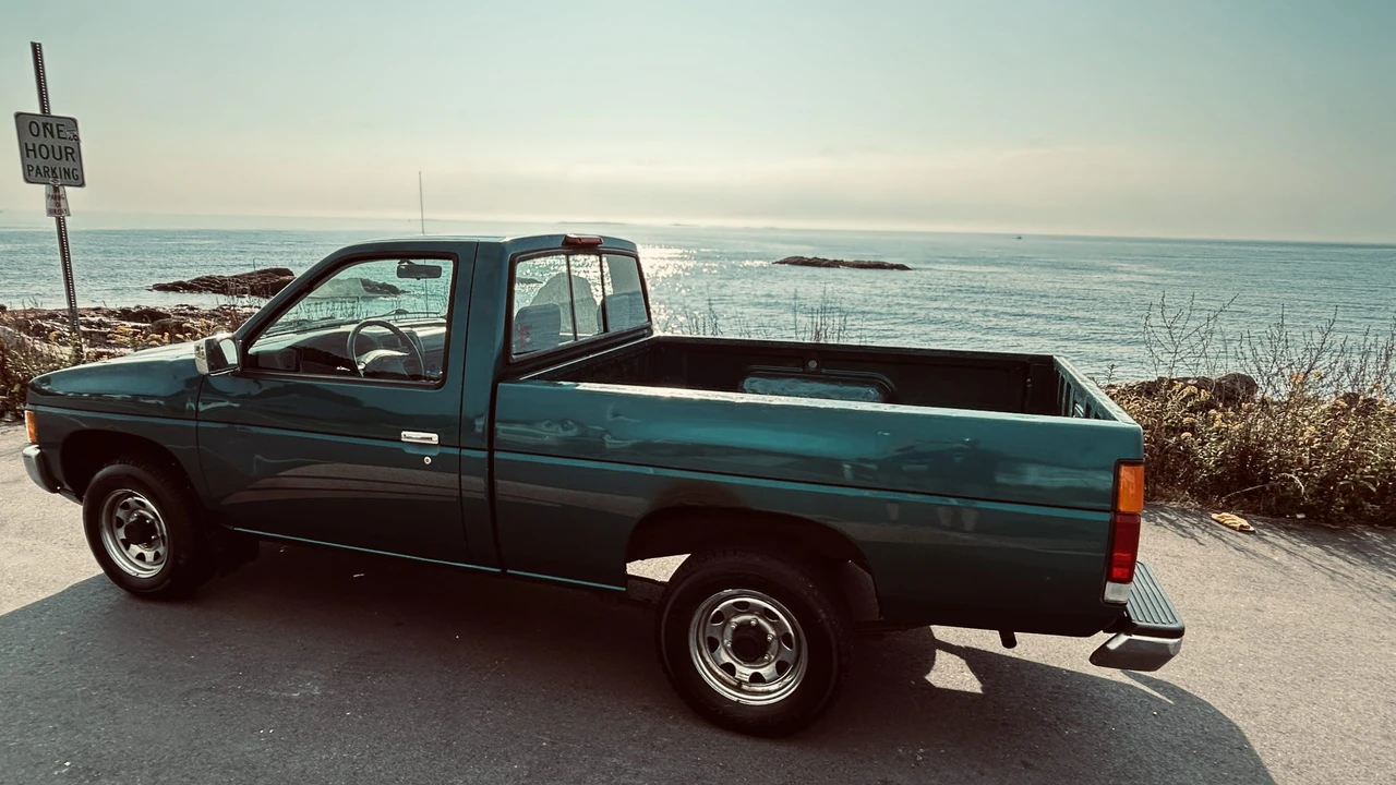 1995 Nissan - Image 10 of 31