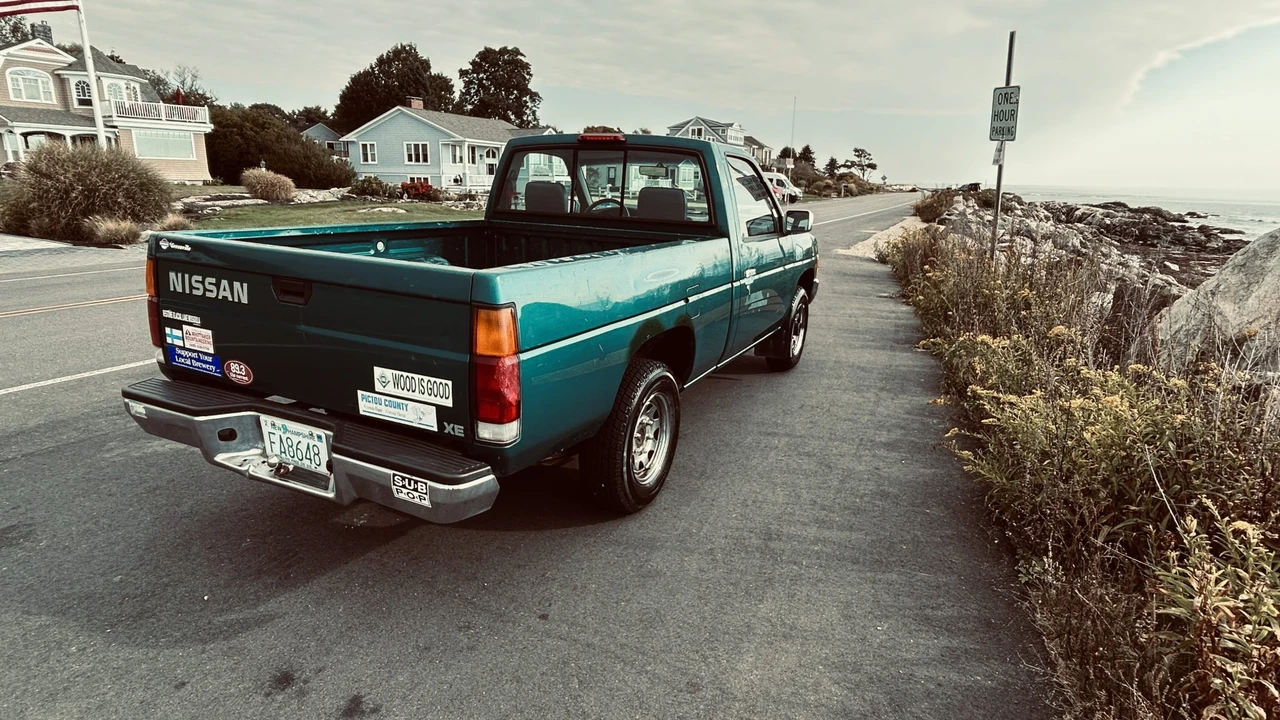 1995 Nissan - Image 15 of 31