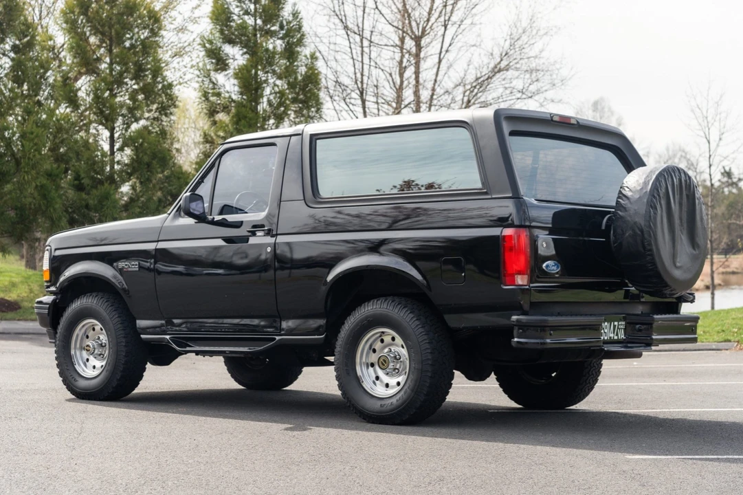 1996 Ford Bronco 5th Gen - Image 2 of 8