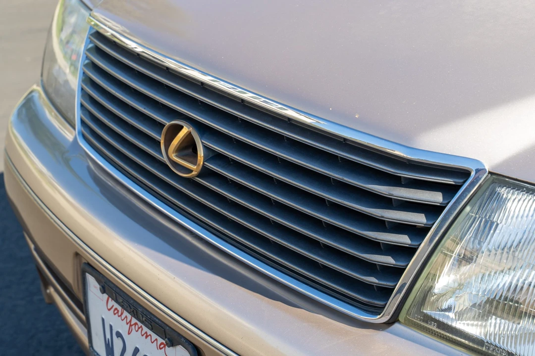 1996 Lexus LS 2nd Gen - Image 21 of 31