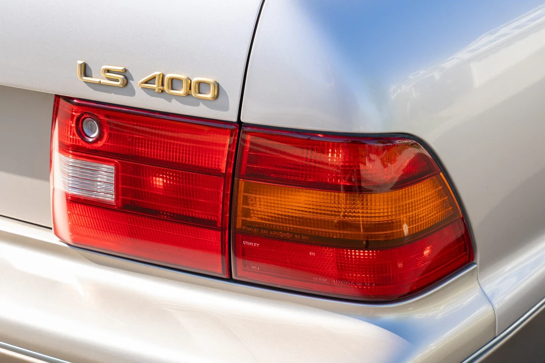 1996 Lexus LS 2nd Gen - Image 15 of 31