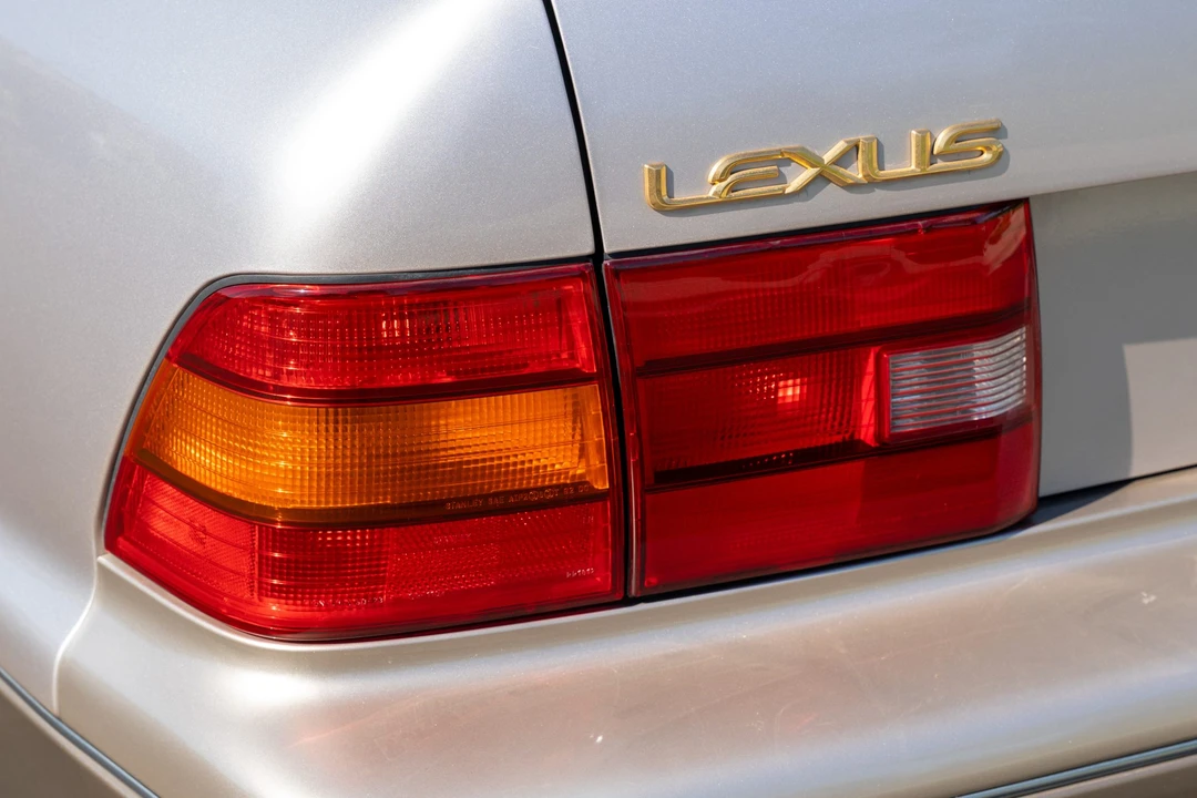 1996 Lexus LS 2nd Gen - Image 14 of 31