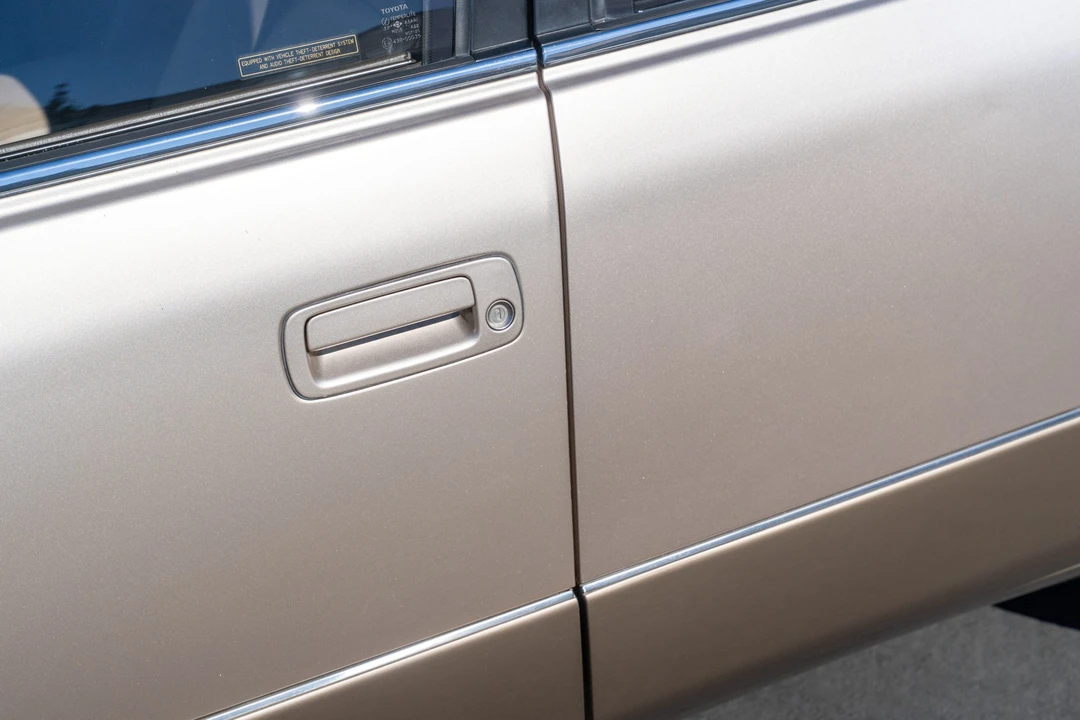 1996 Lexus LS 2nd Gen - Image 24 of 31
