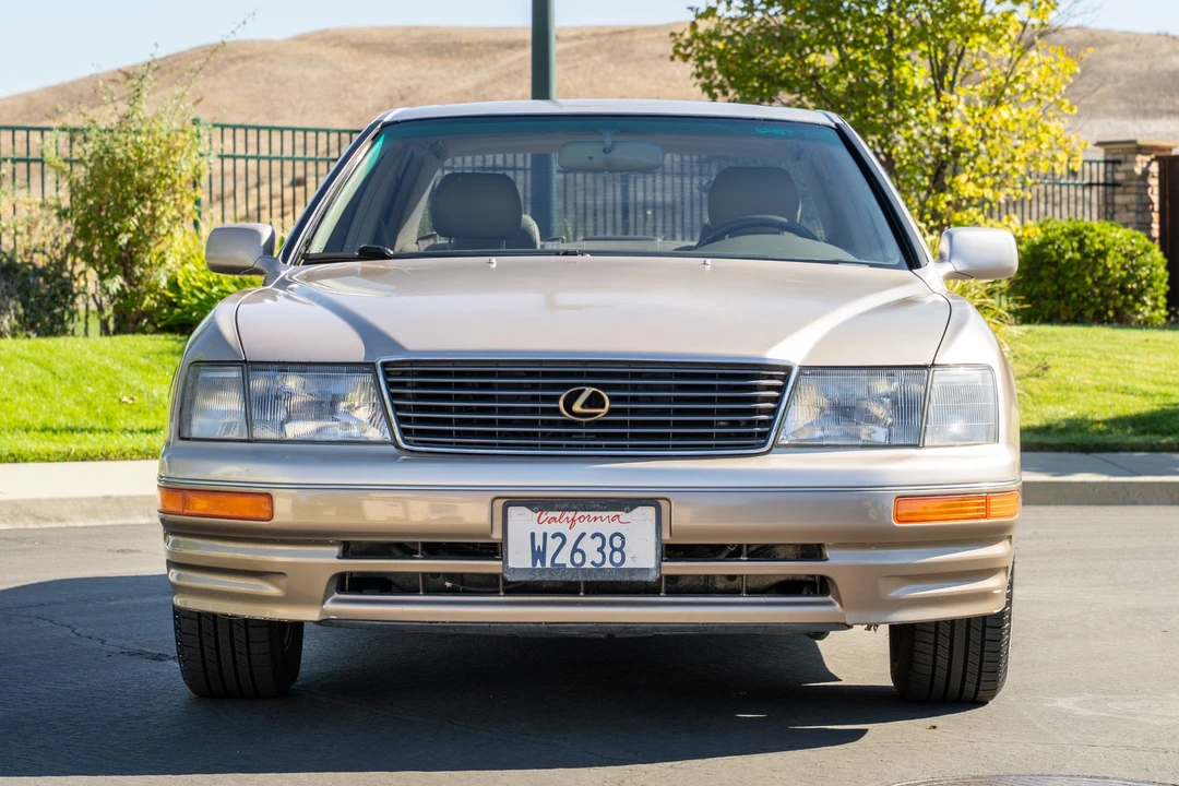 1996 Lexus LS 2nd Gen - Image 2 of 31