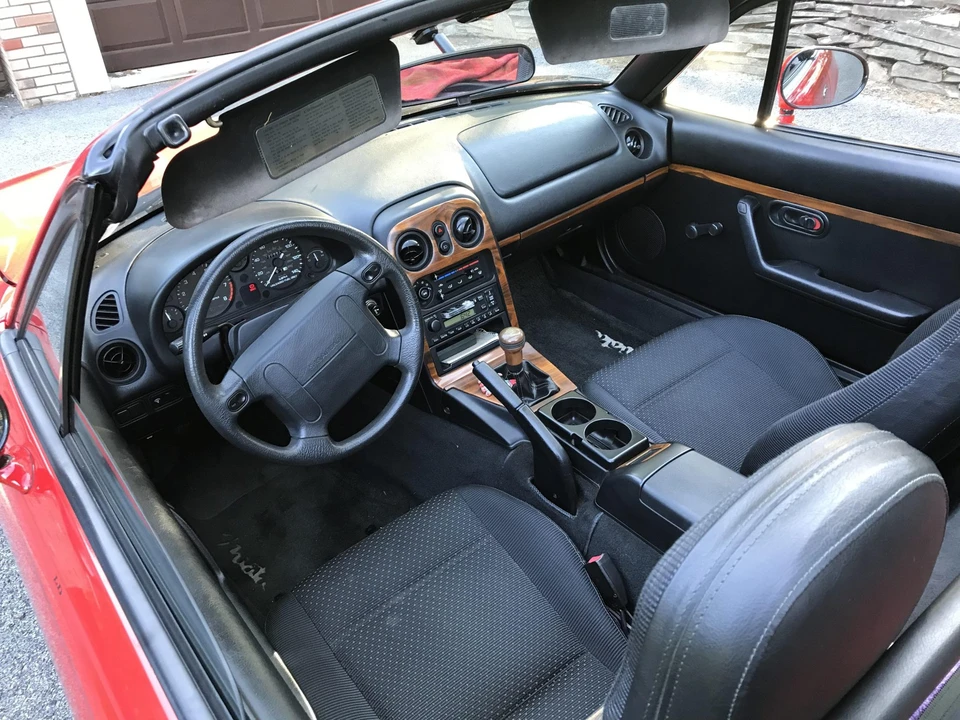 1996 Mazda NA MX-5 Miata - Image 28 of 31