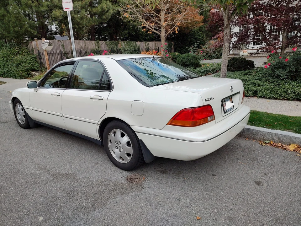 1997 Acura RL 1st Gen - Image 12 of 31