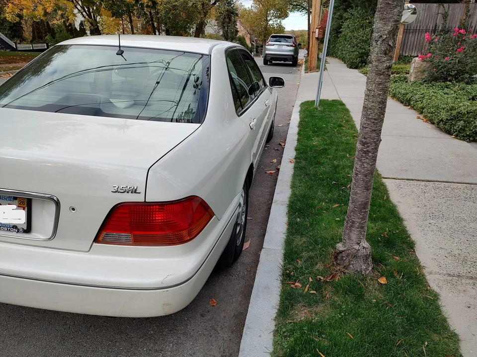 1997 Acura RL 1st Gen - Image 28 of 31