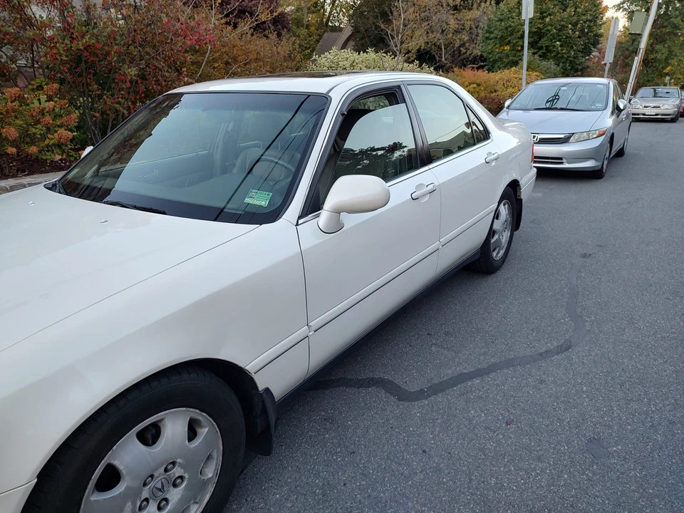 1997 Acura RL 1st Gen - Image 19 of 31