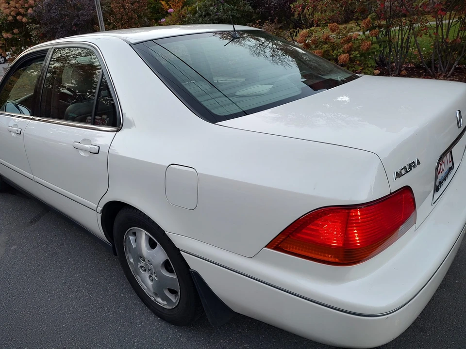 1997 Acura RL 1st Gen - Image 30 of 31