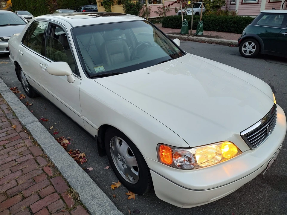 1997 Acura RL 1st Gen - Image 7 of 31