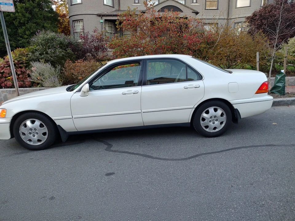 1997 Acura RL 1st Gen - Image 14 of 31