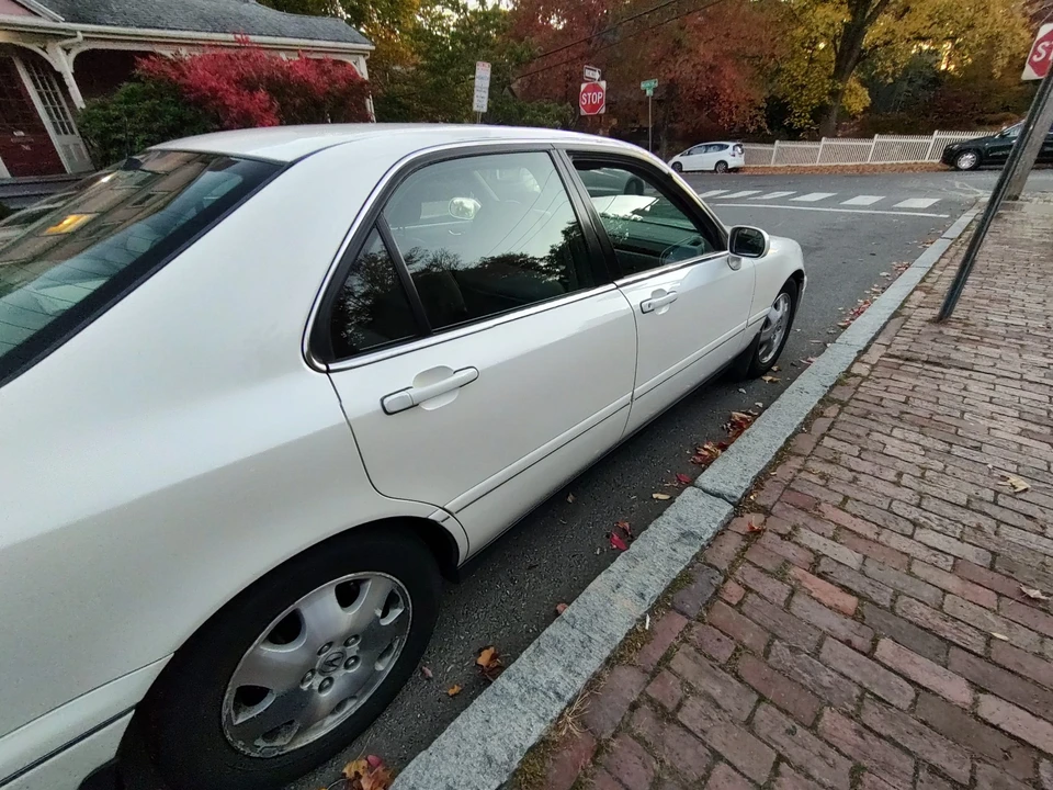 1997 Acura RL 1st Gen - Image 26 of 31
