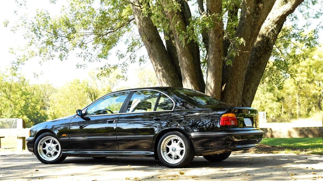 1997 BMW E39 540i - Image 9 of 31