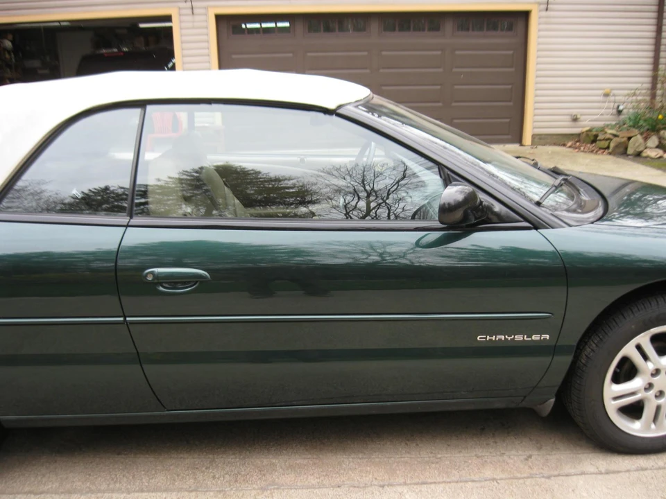 1997 Chrysler Sebring - Image 12 of 31