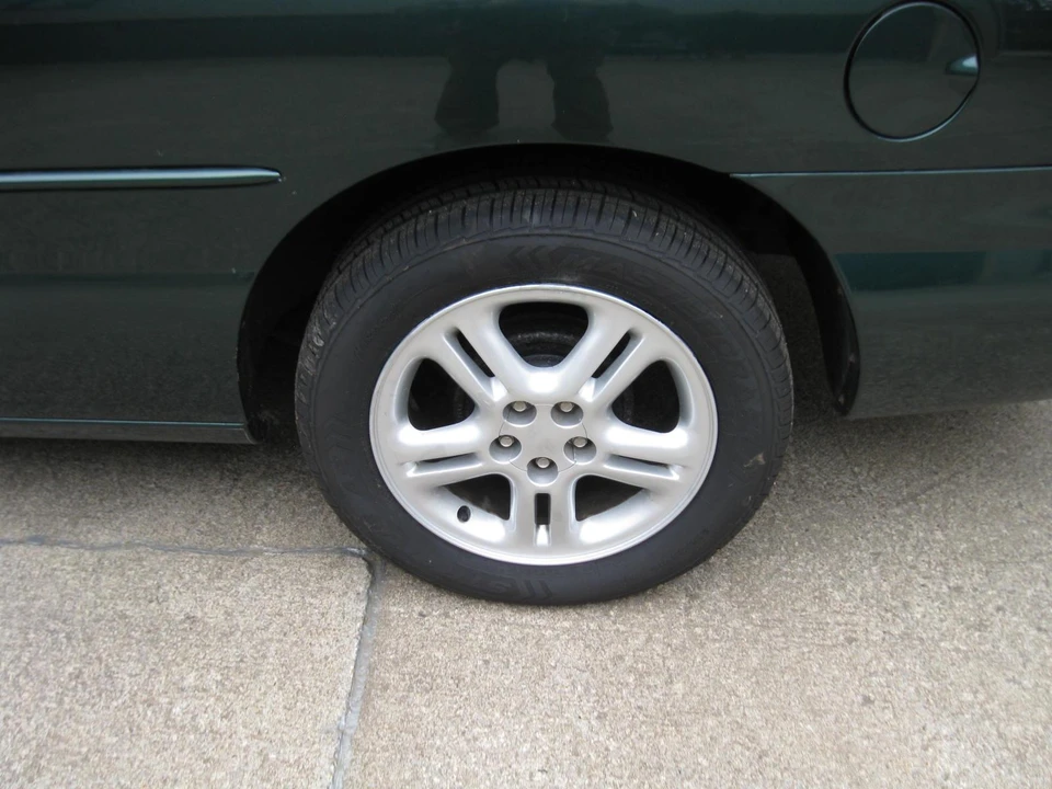 1997 Chrysler Sebring - Image 26 of 31