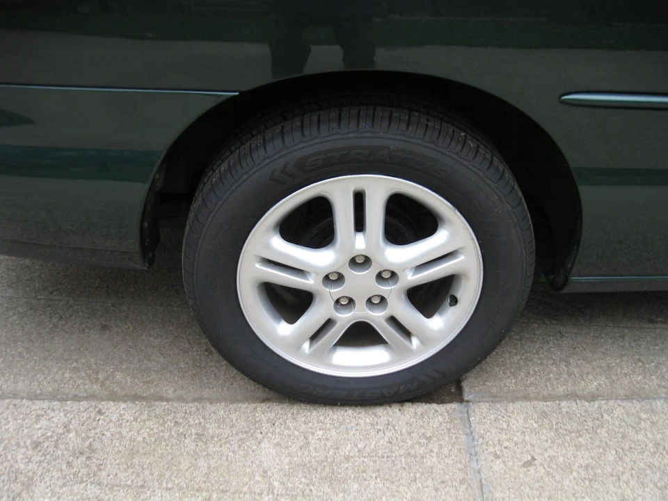 1997 Chrysler Sebring - Image 27 of 31
