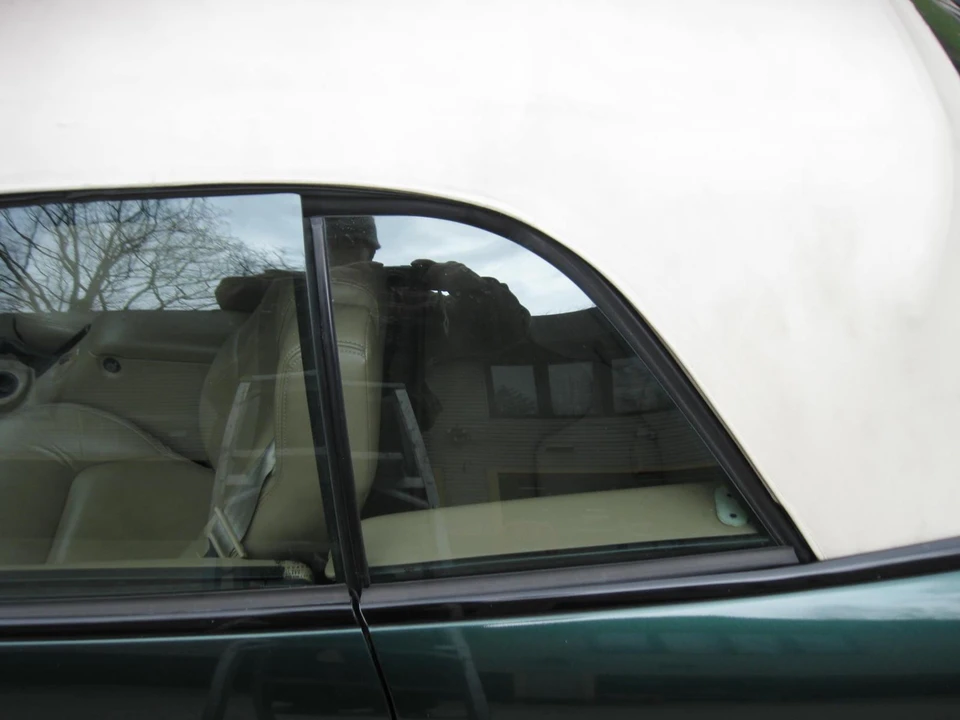 1997 Chrysler Sebring - Image 22 of 31