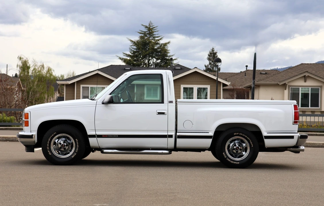 1997 GMC Sierra 1st Gen - Image 3 of 31