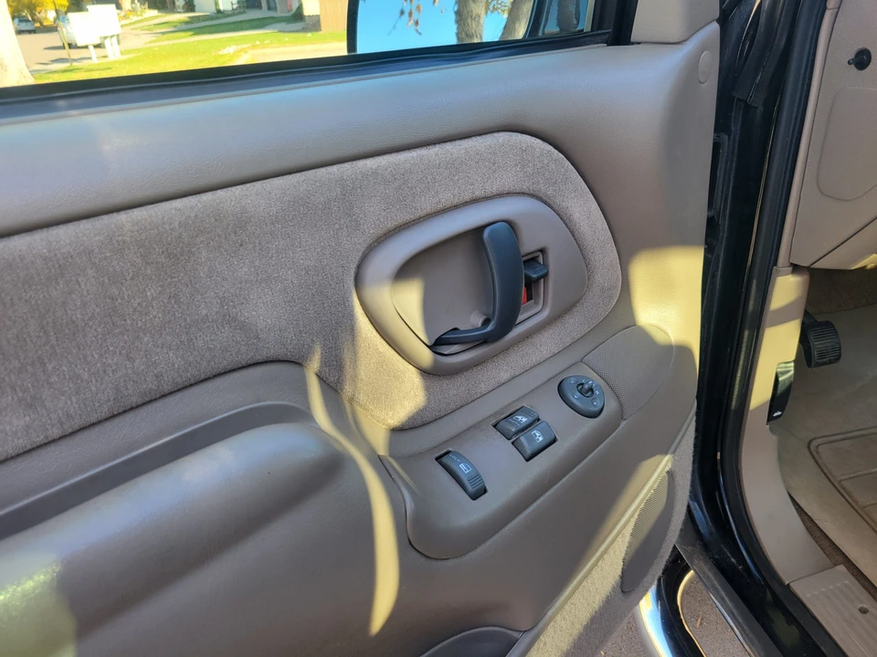 1997 GMC Sierra 1st Gen - Image 28 of 31