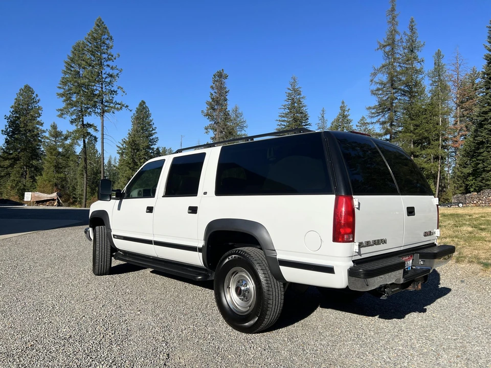 1997 GMC Suburban 8th Gen - Image 20 of 31