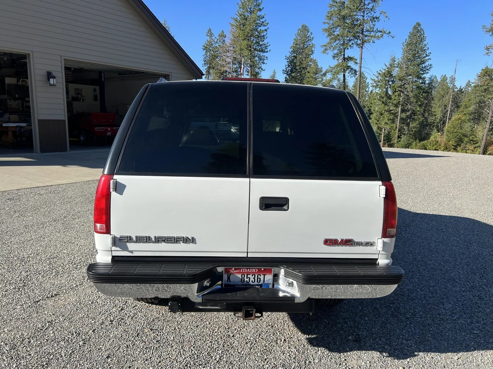 1997 GMC Suburban 8th Gen - Image 17 of 31