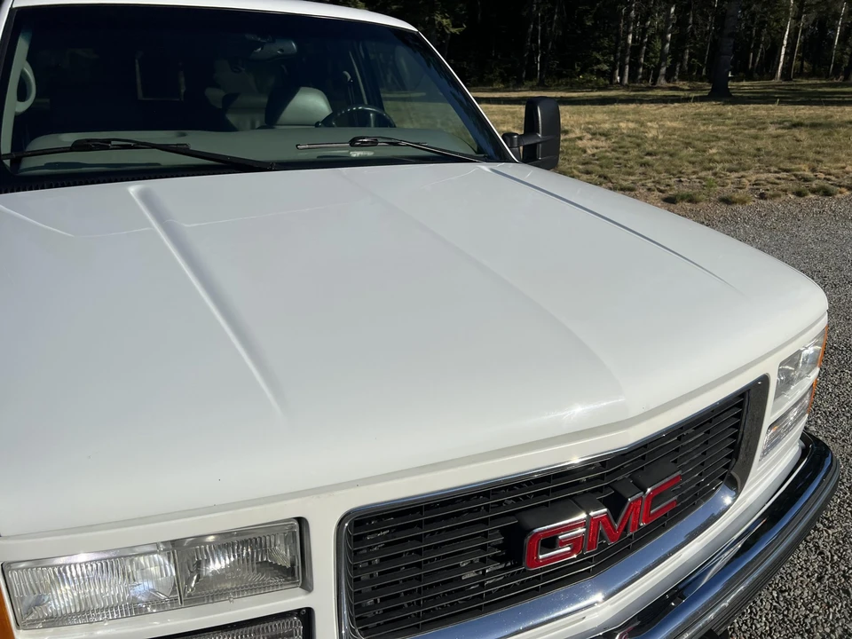 1997 GMC Suburban 8th Gen - Image 29 of 31
