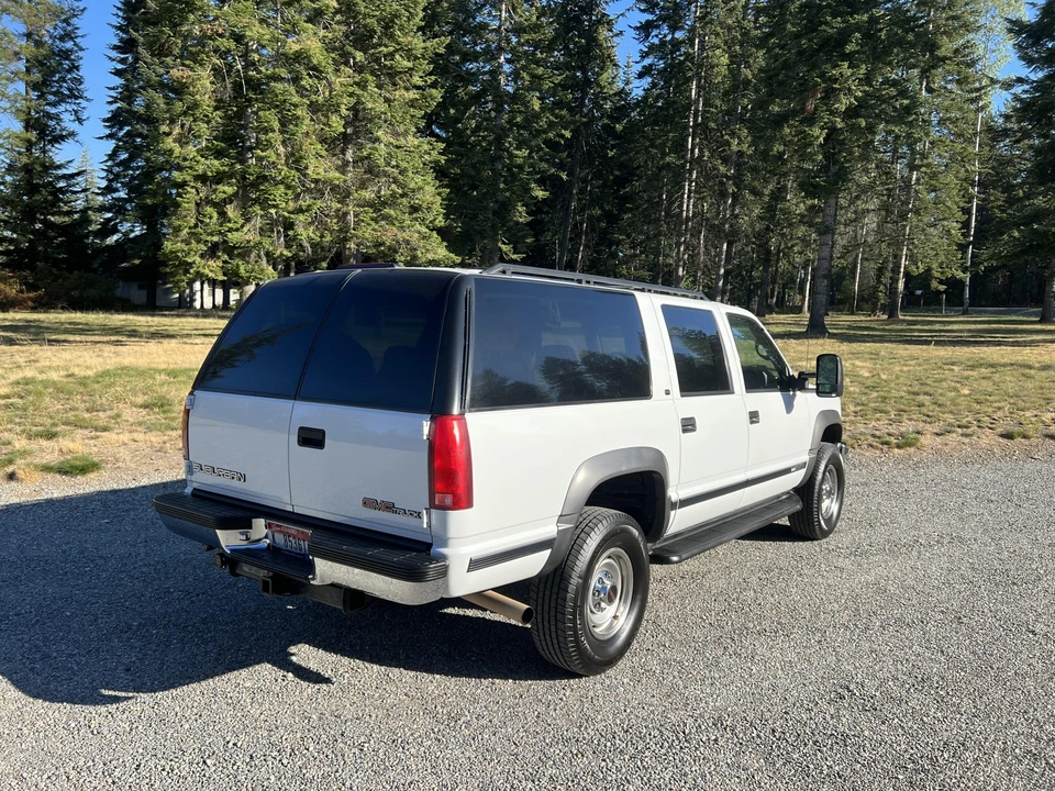 1997 GMC Suburban 8th Gen - Image 14 of 31