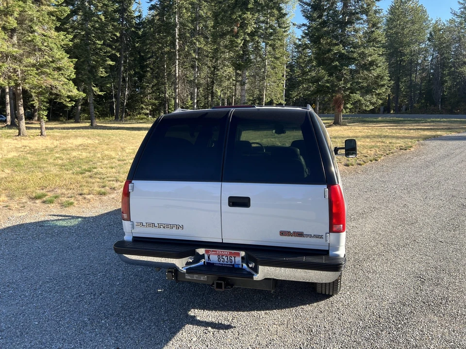 1997 GMC Suburban 8th Gen - Image 16 of 31