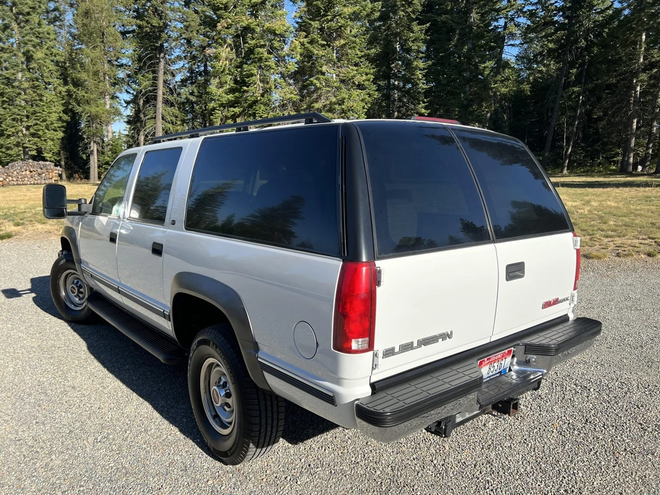 1997 GMC Suburban 8th Gen - Image 19 of 31