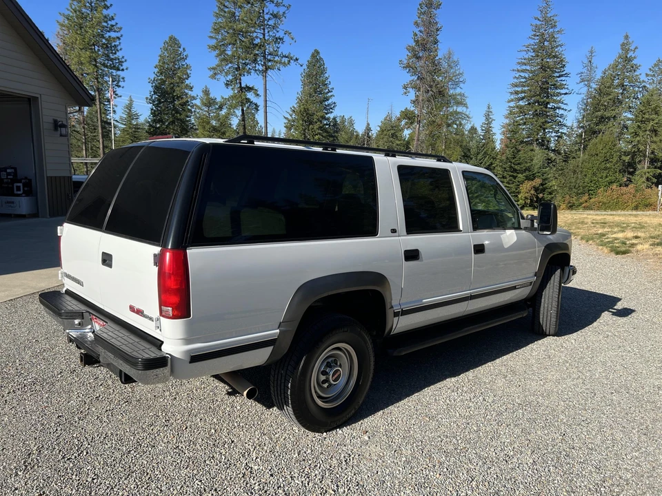 1997 GMC Suburban 8th Gen - Image 15 of 31