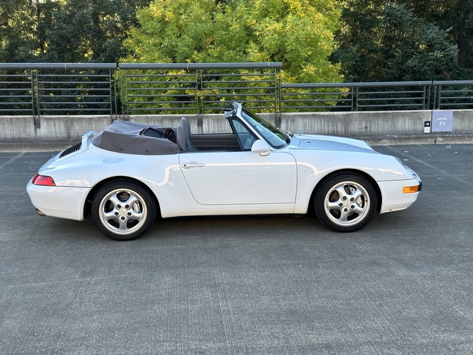 1997 Porsche 993 Carrera 4 - Image 25 of 31