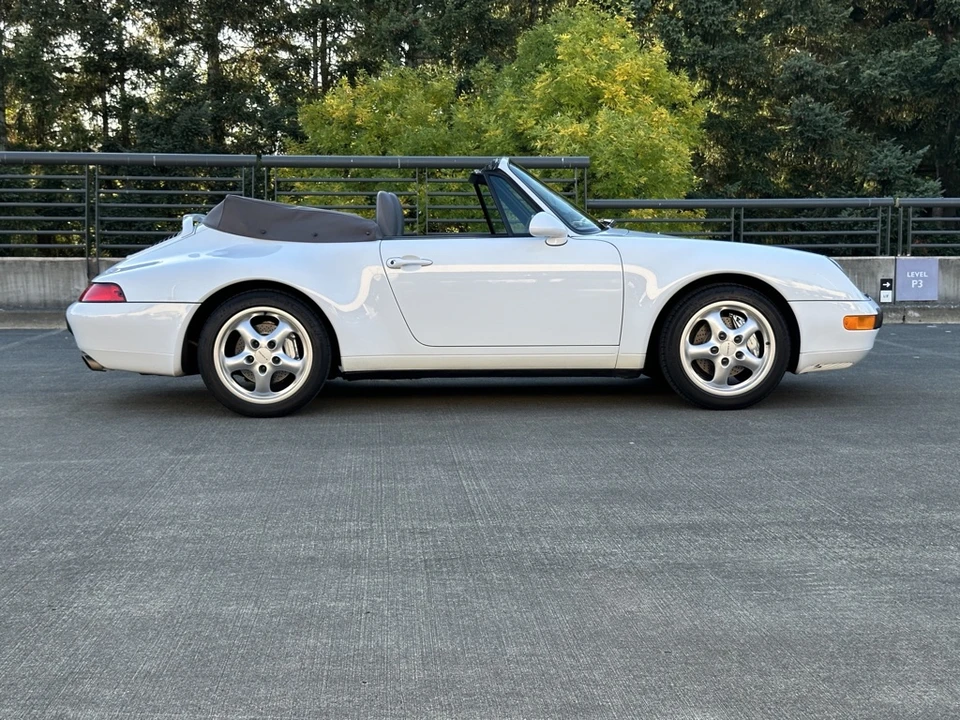 1997 Porsche 993 Carrera 4 - Image 27 of 31