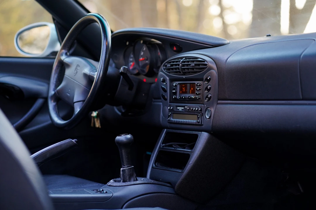 1997 Porsche 986 Boxster - Image 28 of 31