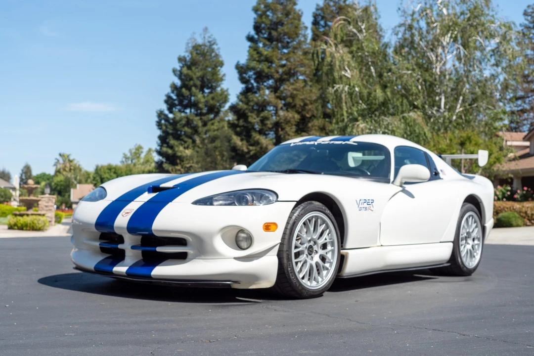1998 Dodge Viper GTS 2nd Gen - Image 2 of 31