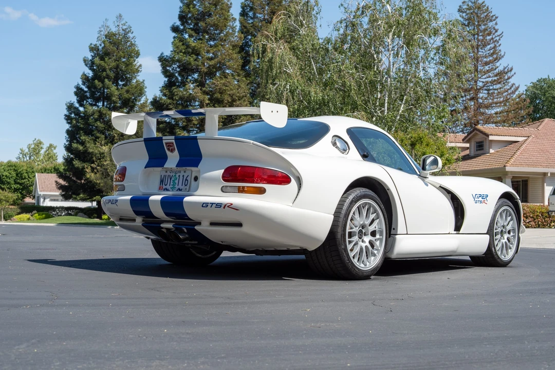1998 Dodge Viper GTS 2nd Gen - Image 16 of 31