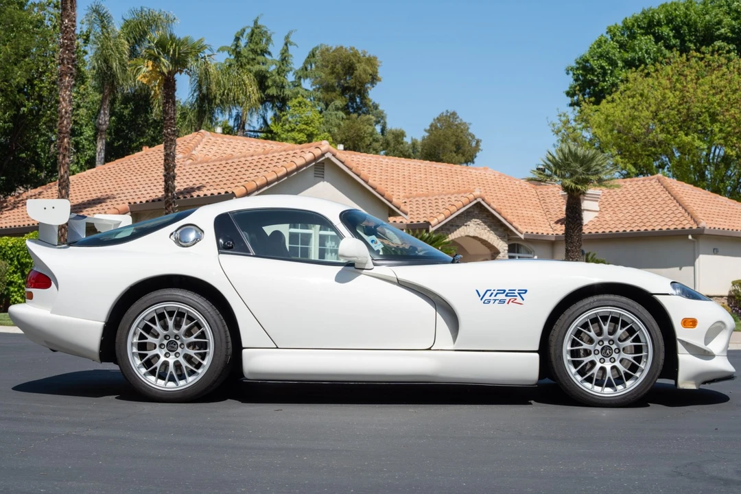 1998 Dodge Viper GTS 2nd Gen - Image 15 of 31