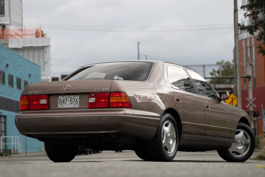 1998 Lexus LS 2nd Gen - Image 23 of 31