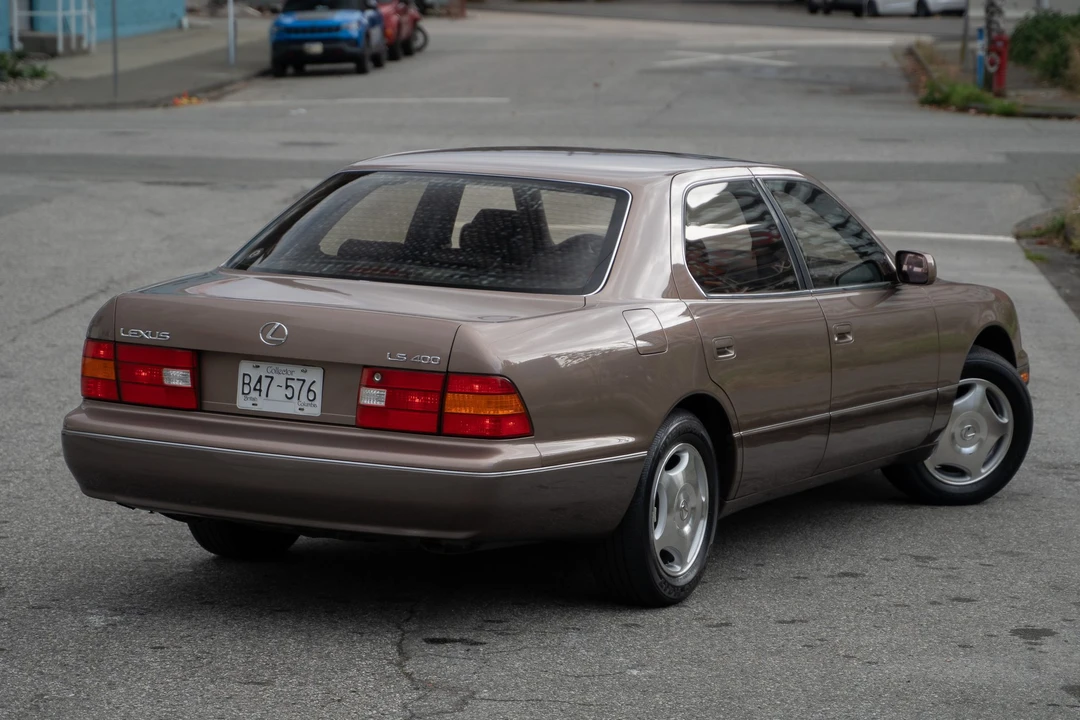 1998 Lexus LS 2nd Gen - Image 21 of 31