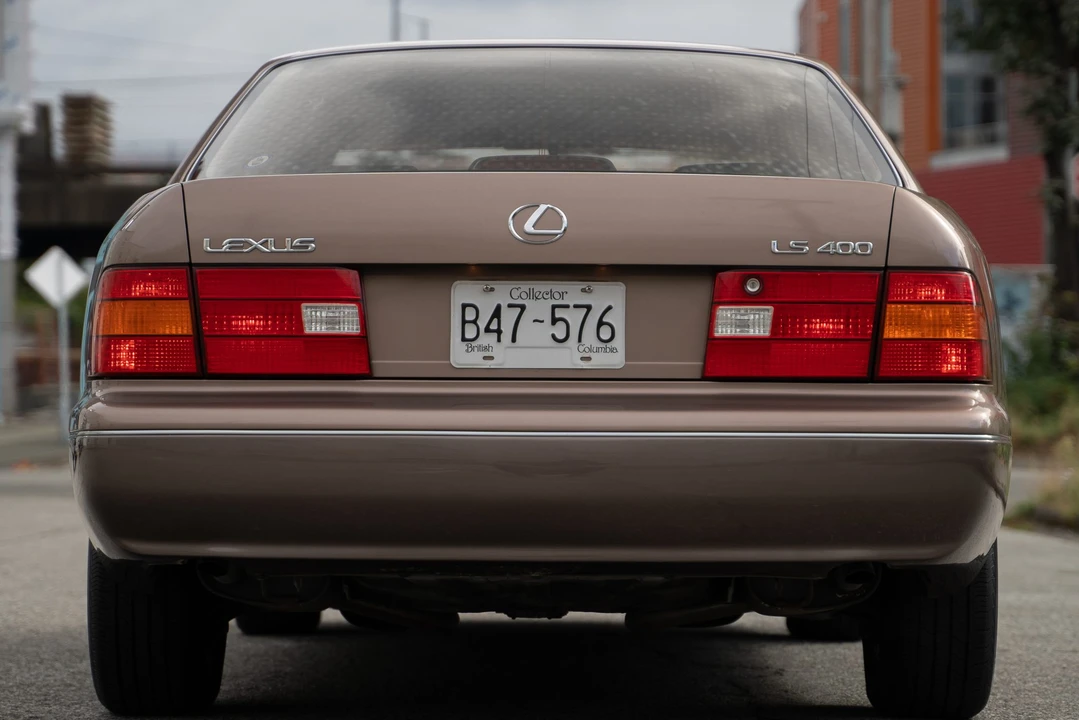 1998 Lexus LS 2nd Gen - Image 16 of 31