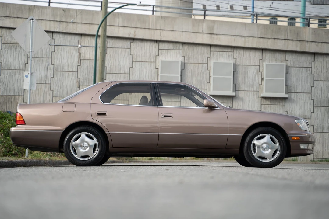 1998 Lexus LS 2nd Gen - Image 24 of 31
