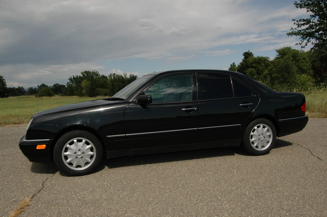 1998 Mercedes-Benz W210 E-Class - Image 4 of 31