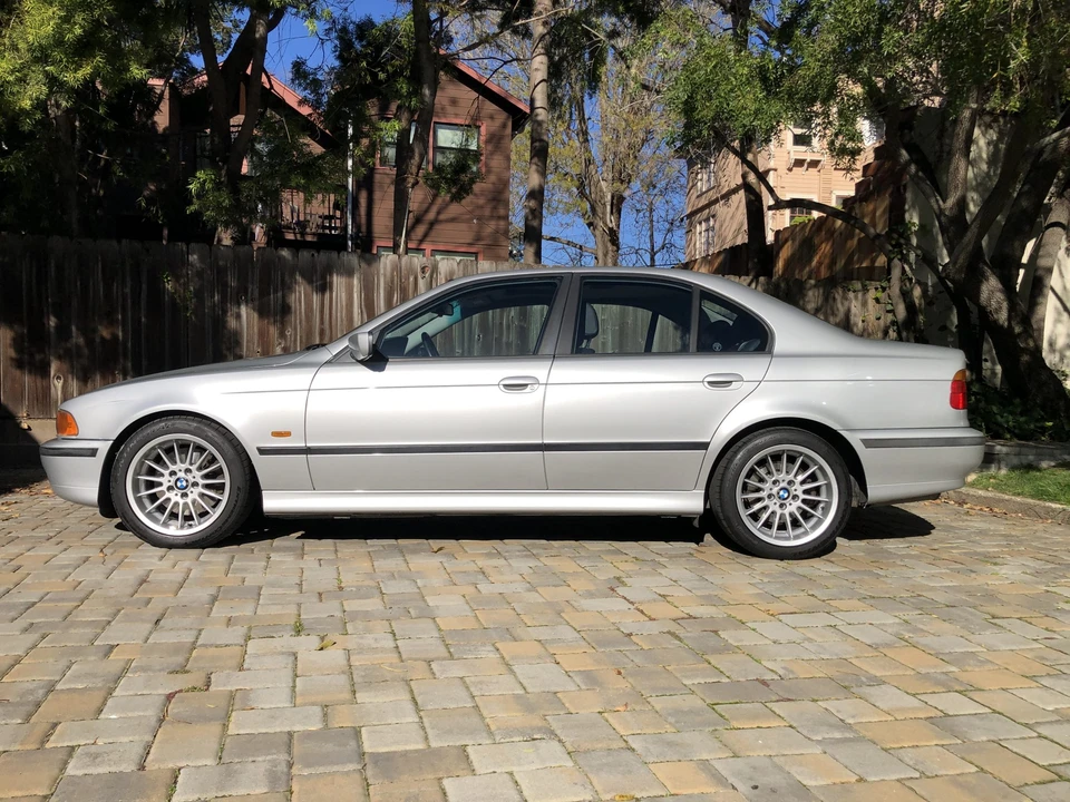 1999 BMW E39 540i - Image 12 of 31