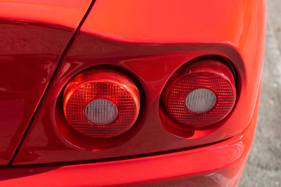 1999 Ferrari 550 Maranello - Image 16 of 31
