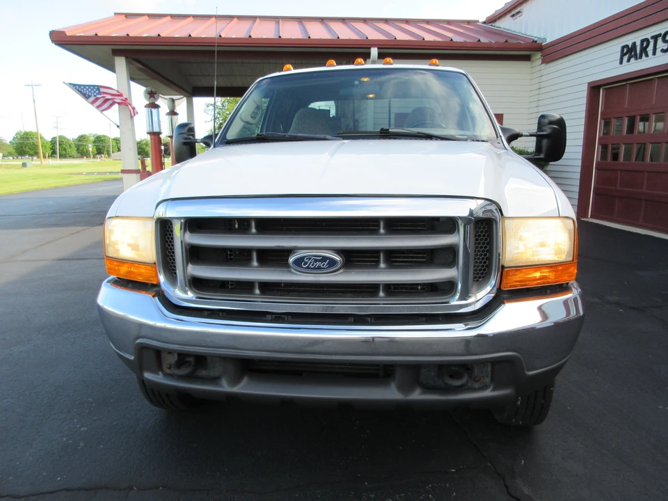 1999 Ford Super Duty 1st Gen - Image 2 of 31